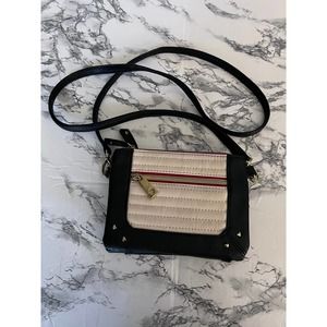 3/$25**Betsey Johnson Small Crossbody Organizer Quilt Purse